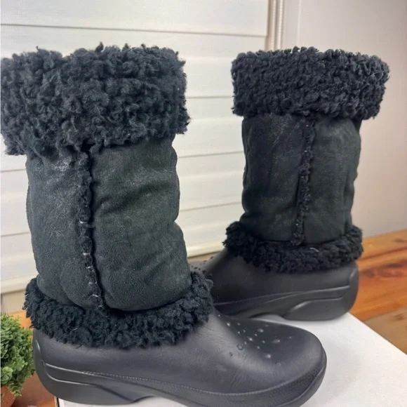 Crocs Womens Nadia Boots Black Faux Sherpa Fur Lined Rubber Winter Pull On 9 - Picture 5 of 9